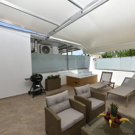 Appartement A Comfy With Hot Tub *